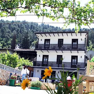 Maya Hostal